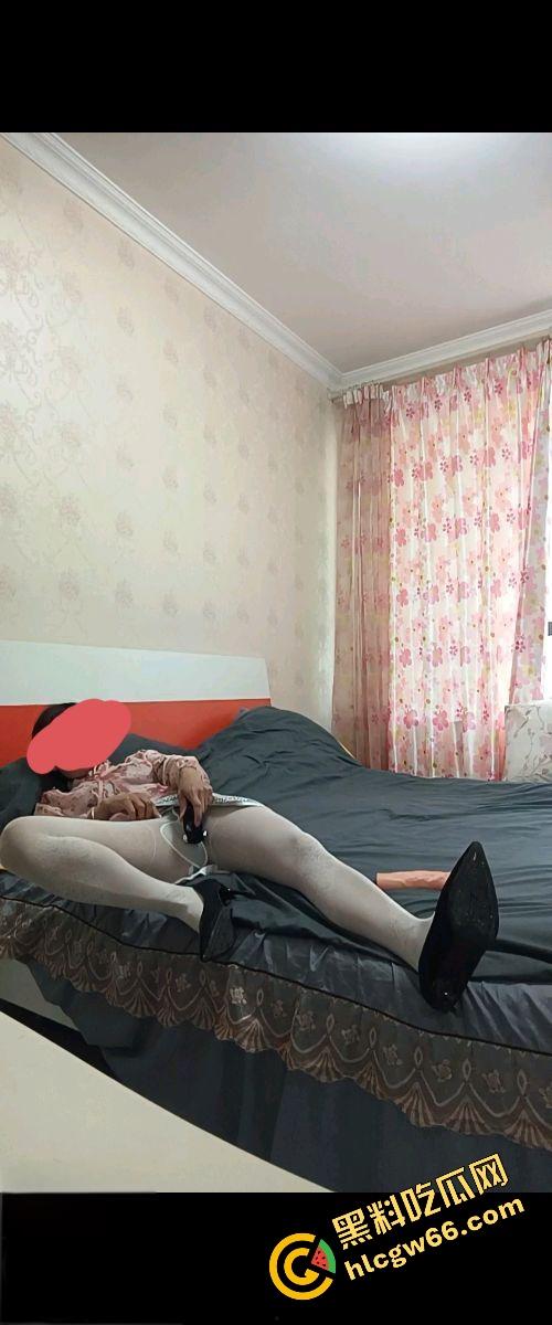 海角精品!31岁已婚男刷海角馋上44岁岳母,温柔贤惠黑丝骚身偷拍奶子蹭鸡巴,满脑子想操翻她!-8