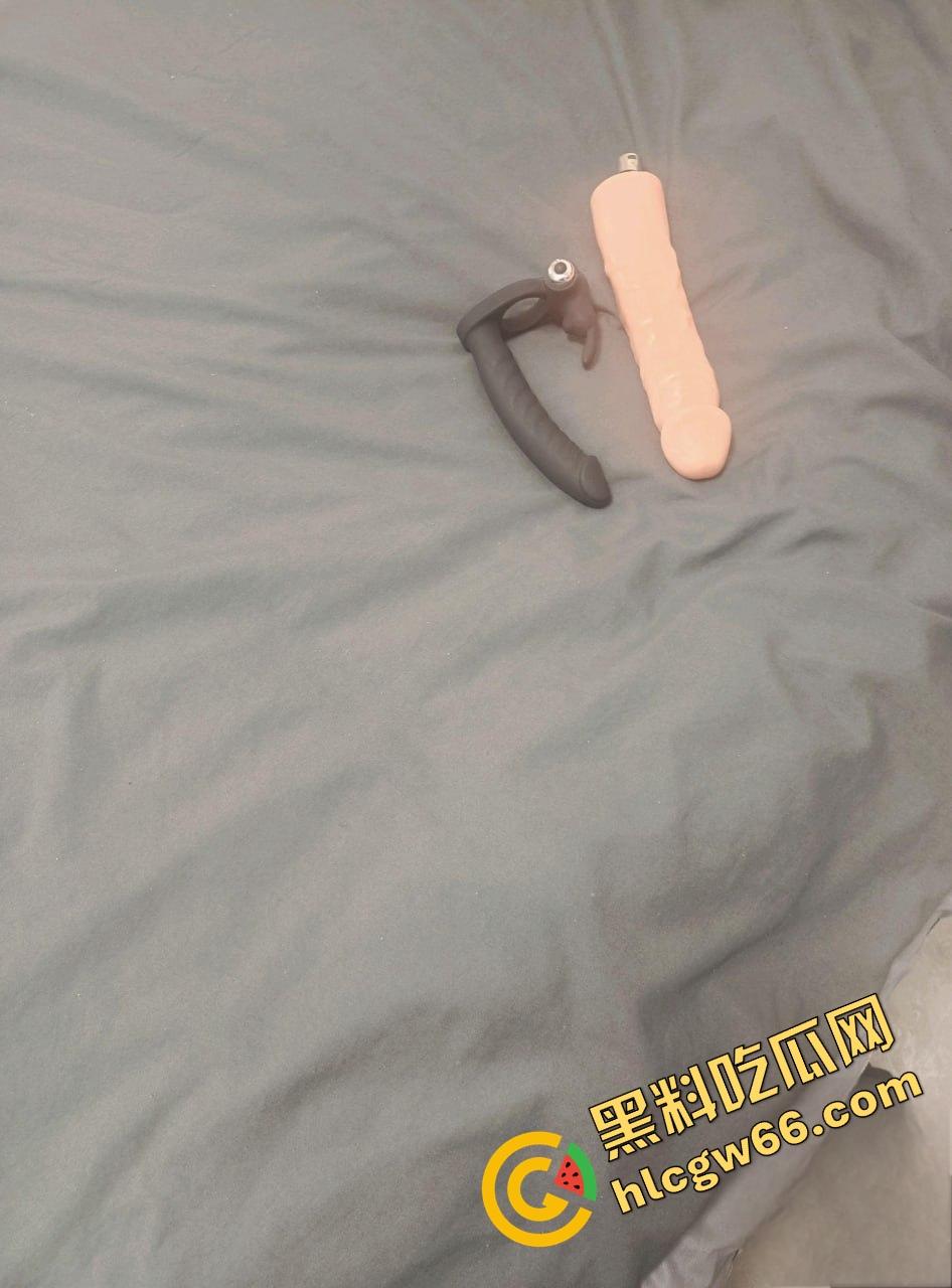 海角精品!31岁已婚男刷海角馋上44岁岳母,温柔贤惠黑丝骚身偷拍奶子蹭鸡巴,满脑子想操翻她!-9