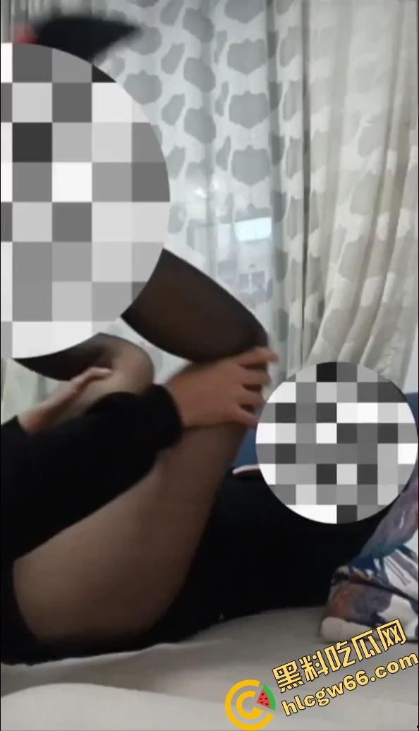 海角精品!31岁已婚男刷海角馋上44岁岳母,温柔贤惠黑丝骚身偷拍奶子蹭鸡巴,满脑子想操翻她!-17