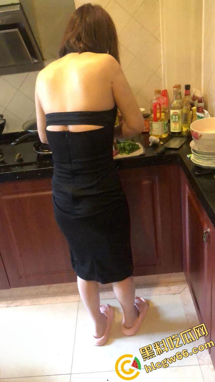 海角精品!31岁已婚男刷海角馋上44岁岳母,温柔贤惠黑丝骚身偷拍奶子蹭鸡巴,满脑子想操翻她!-30