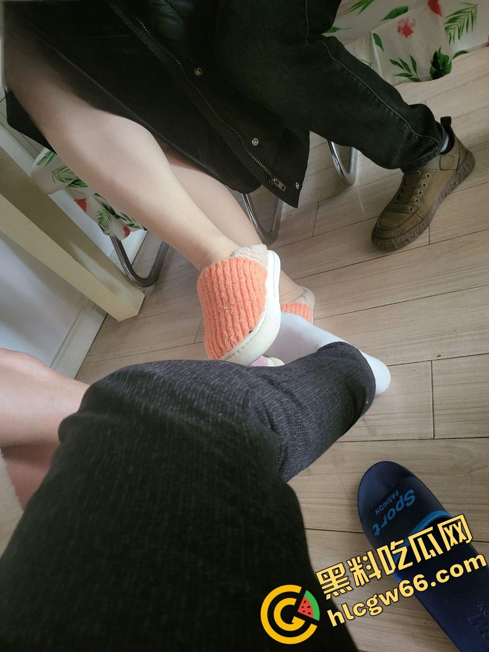 海角精品!31岁已婚男刷海角馋上44岁岳母,温柔贤惠黑丝骚身偷拍奶子蹭鸡巴,满脑子想操翻她!-31