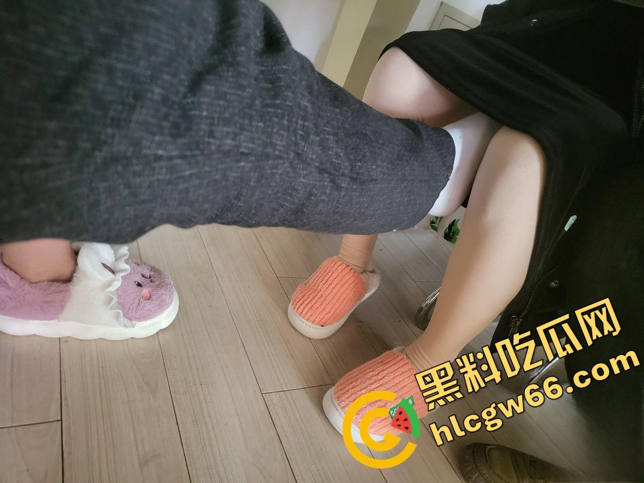 海角精品!31岁已婚男刷海角馋上44岁岳母,温柔贤惠黑丝骚身偷拍奶子蹭鸡巴,满脑子想操翻她!-32