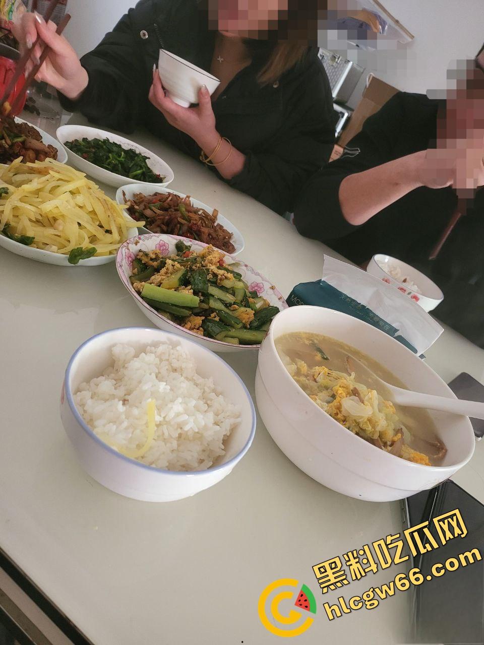 海角精品!31岁已婚男刷海角馋上44岁岳母,温柔贤惠黑丝骚身偷拍奶子蹭鸡巴,满脑子想操翻她!-33