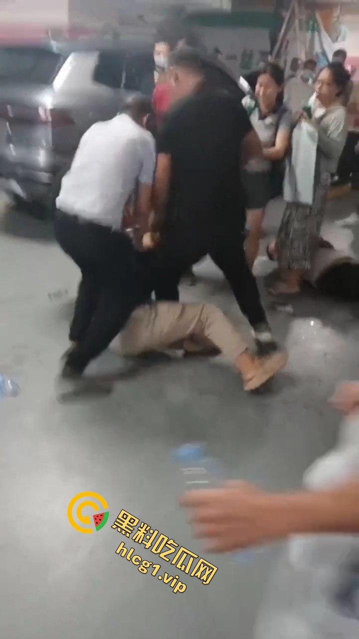 广东惠州惊现黑社会物业?网传物业放几十人围殴业主!-4