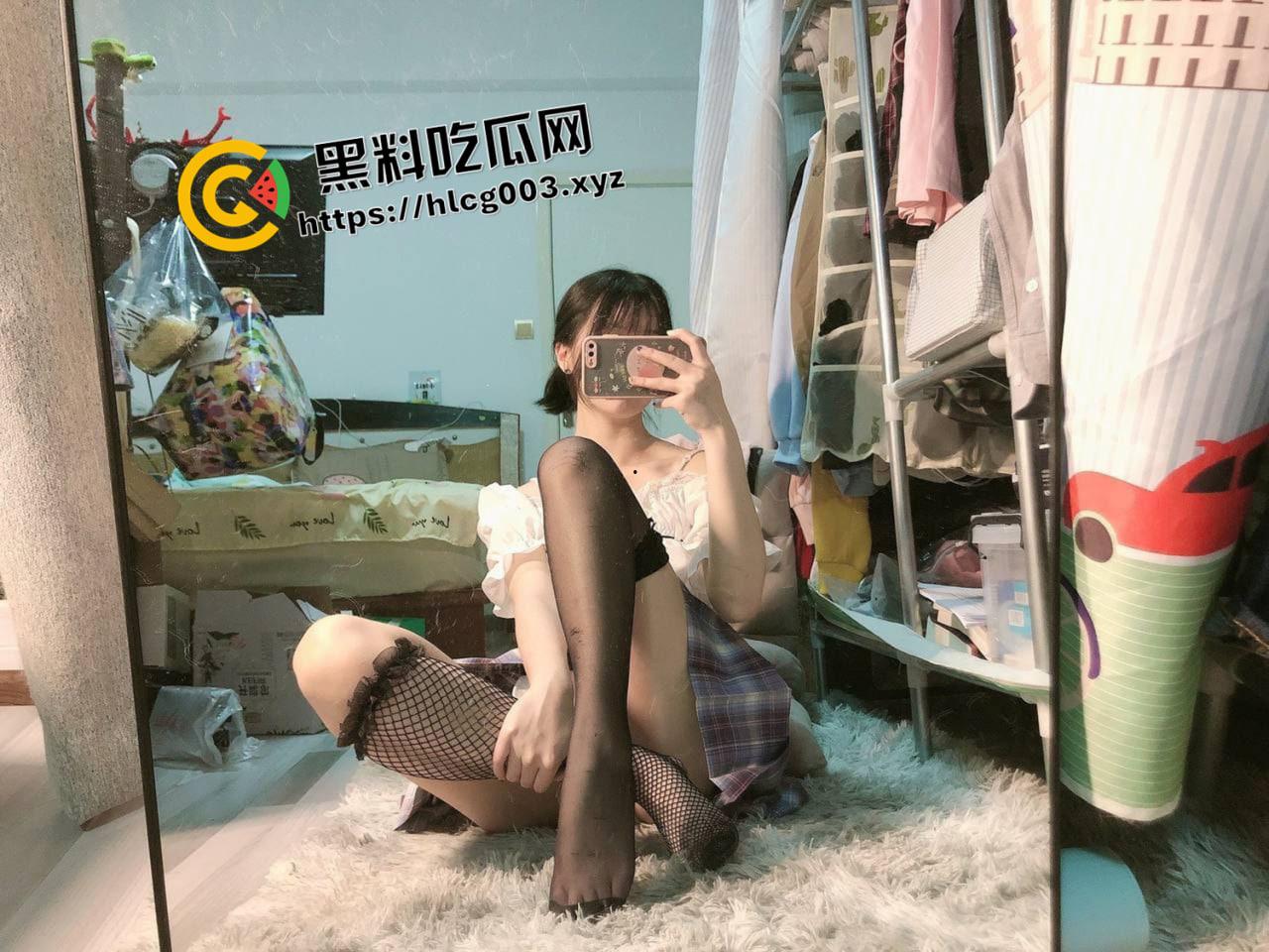 石河子大学反差学妹修手机网调视频被流出 掰开白嫩小穴 嘴里塞满骚内裤 自己嗦自己的淫水-7