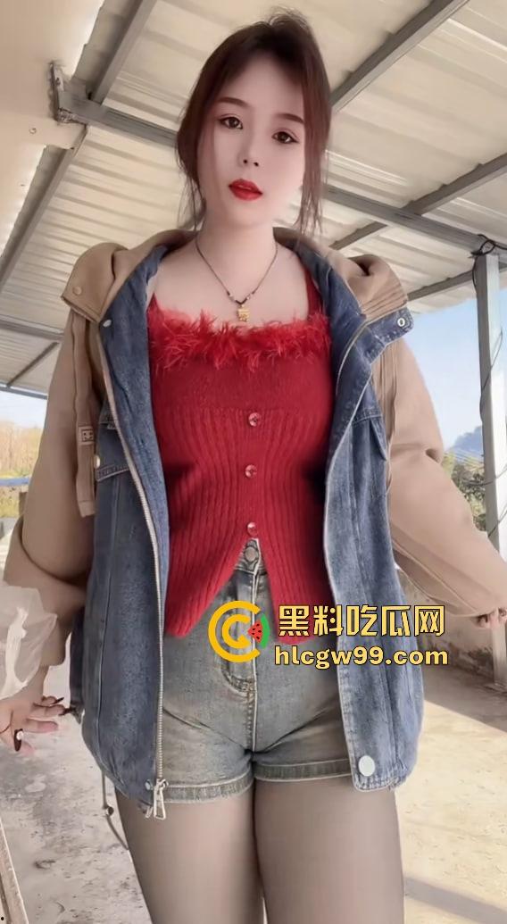 快手网红【小婊妹】明码标价200买自慰,2000线下一夜情,颜值平平还敢卖这么贵,真把自己当金逼了?-6