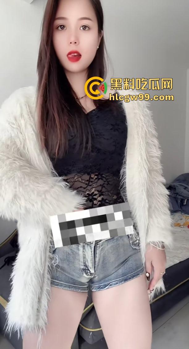 快手网红【小婊妹】明码标价200买自慰,2000线下一夜情,颜值平平还敢卖这么贵,真把自己当金逼了?-15