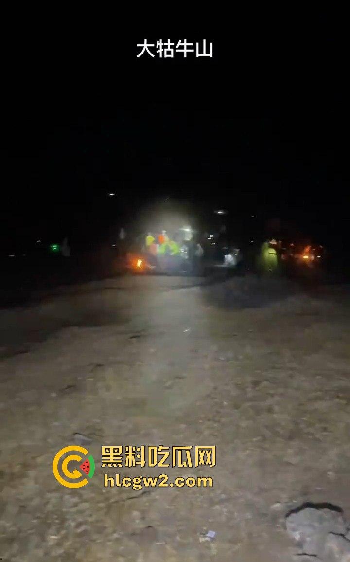 青春无售价却纵火韶山!无知大学生云南东川大牯牛山放火毁二级保护植物 杜鹃花全军覆没!-11