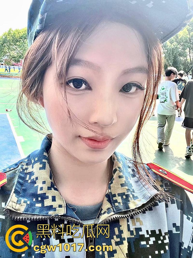 广西师范母狗【王梦雨】,清纯嫩妹开学仅7天被拿下,极品白虎大一妹子,身材纤细美腿修长,露脸视频曝光,彻底在学校出名了!-2