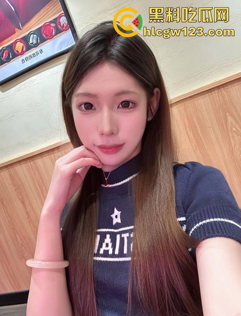 包臀裙长腿黑丝母狗,背着男友酒店约炮,结果被大神下春药,现场发骚激情啪啪,开裆黑丝好诱惑!-4