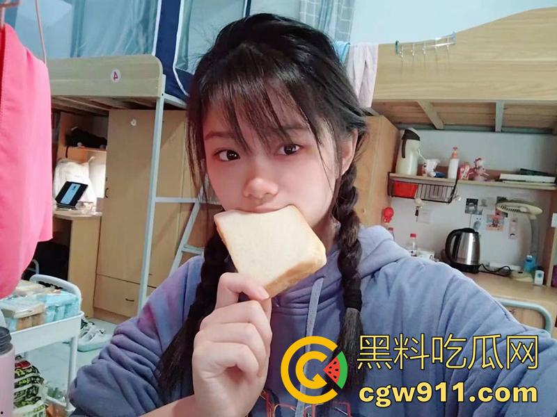 广东女子学院母狗【许芮瑜】,认主后交男朋友,只为完成主人任务,背着男友当肉便器,曾一边挨操一边跟男友聊天!-2