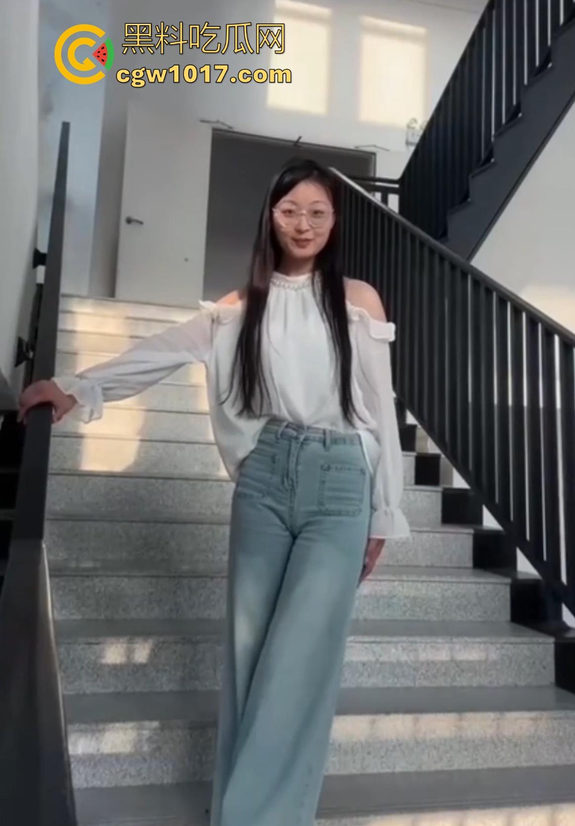 广东海洋大学极品24级系花【李晓芸】不雅视频遭前男友曝光,极品模特身材,各种蹶臀挨操,扶墙猛插淫荡的一批!-1