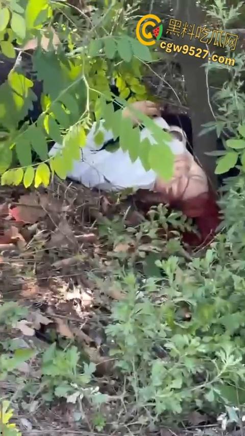 抖音清纯机车妹【是肉肉呀】,路边高速压弯,不慎滑倒人都甩飞了,这下全村又得开席了 !-7