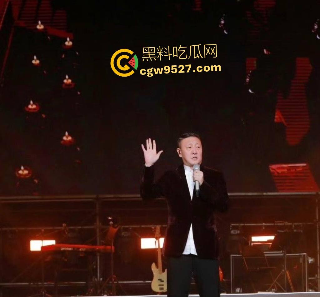 韩磊出轨承诺100万元补偿,事后却失联,女网友曝私密截图和做爱视频,表情似不情愿却为钱屈服!-1