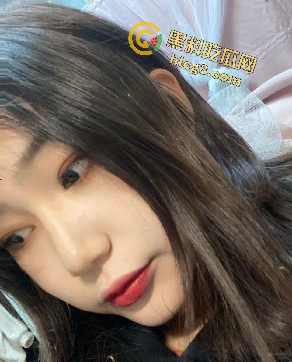 推特巨乳妹子极品肥臀!自拍视频全网爆炸,满满的肉感诱惑-9