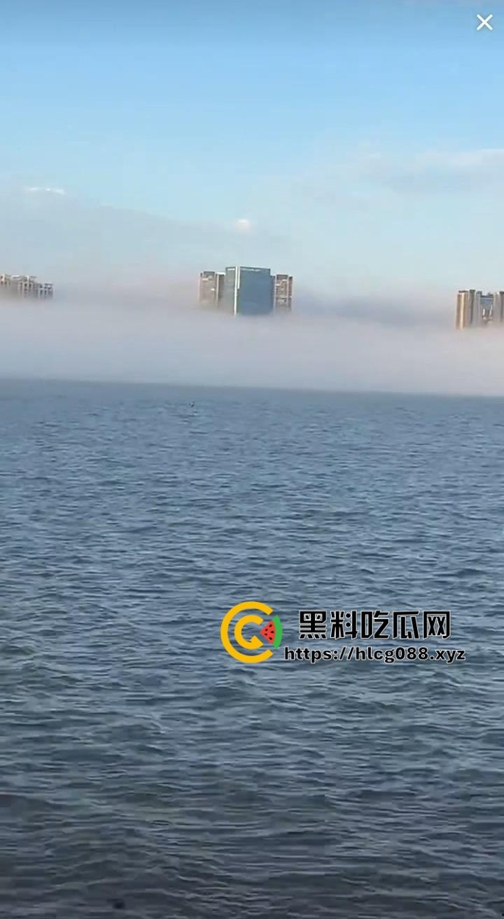 汕头南滨路海市蜃楼震撼现身:网友直播操天奇观,雾里看屌以为神仙下凡!-7