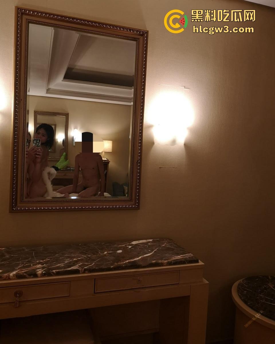 极品人妻被绿帽老公亲手送进4P战场视频流出 四大猛男轮操爆浆前后夹击爆操呻吟,呻吟声撩到耳朵发烫!-10