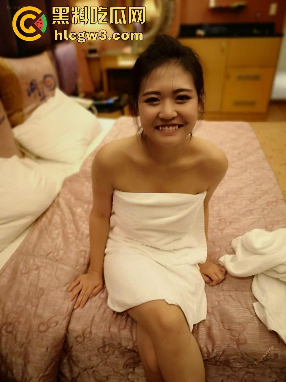 极品人妻被绿帽老公亲手送进4P战场视频流出 四大猛男轮操爆浆前后夹击爆操呻吟,呻吟声撩到耳朵发烫!-15