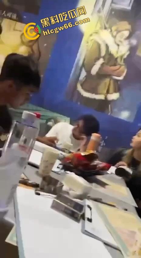 北京反差婊老师【高芳敏】从补课斯文女变老浪货,离婚十多年骚成破洞,轮操松得挂乳环拳交在即!-5