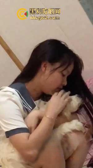 爱狗嫩妹『方雪儿』穿JK服撸狗变约炮 看狗成看成跪着舔肉棒喊主人 骚水四溅被操到失声 反转绝了!-3