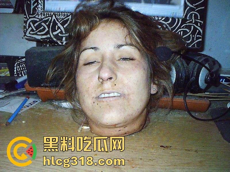 南美毒枭真实肢解女人现场,不枪毙直接割喉砍头,活生生直接割头卸四肢,全程绝望惨叫,胆小者勿入!-3