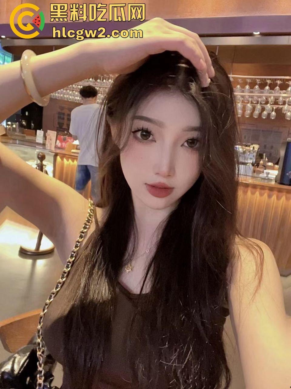 大奶美女主播【宵夜】私拍流出,颜值高得让人嫉妒!金主爆操私密视频流出,刺激到爆!-1