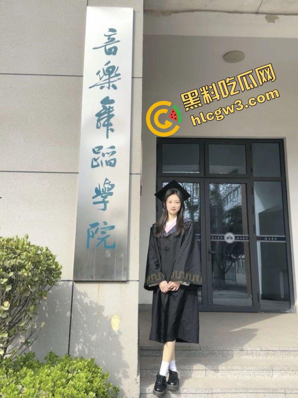 抖音邢台学院大四舞蹈生反差骚鸡【刘鹏雪】被前男友蒙头爆操 无套内射白浆!惨遭泄密 独家曝光!-6