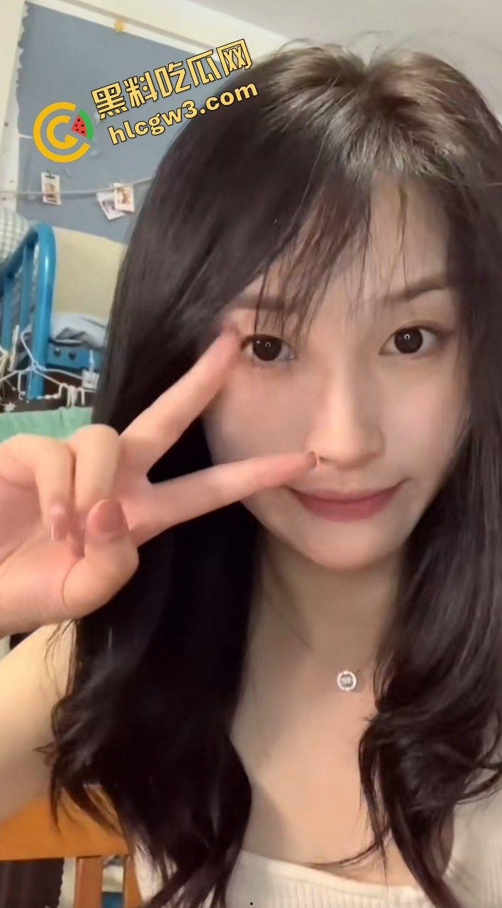 抖音邢台学院大四舞蹈生反差骚鸡【刘鹏雪】被前男友蒙头爆操 无套内射白浆!惨遭泄密 独家曝光!-8