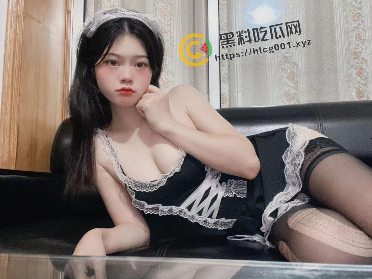 山东商务职业学院反差母狗【吴彩媚】02年幼师 背着男朋友找主人做母狗 露出 炮机 举牌认证 实名曝光-8