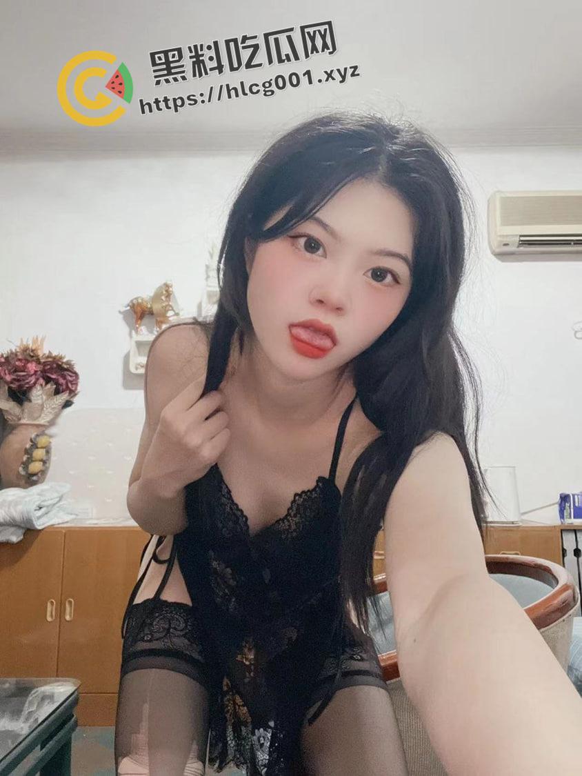 山东商务职业学院反差母狗【吴彩媚】02年幼师 背着男朋友找主人做母狗 露出 炮机 举牌认证 实名曝光-9