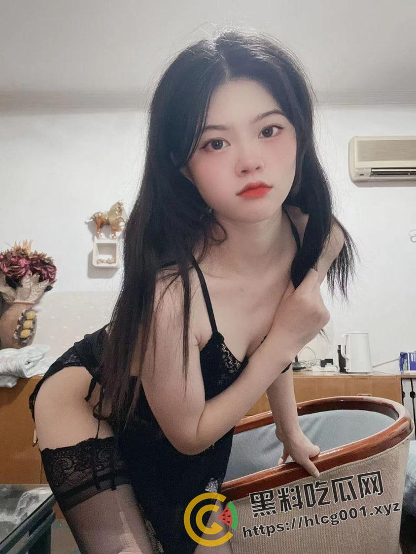 山东商务职业学院反差母狗【吴彩媚】02年幼师 背着男朋友找主人做母狗 露出 炮机 举牌认证 实名曝光-13