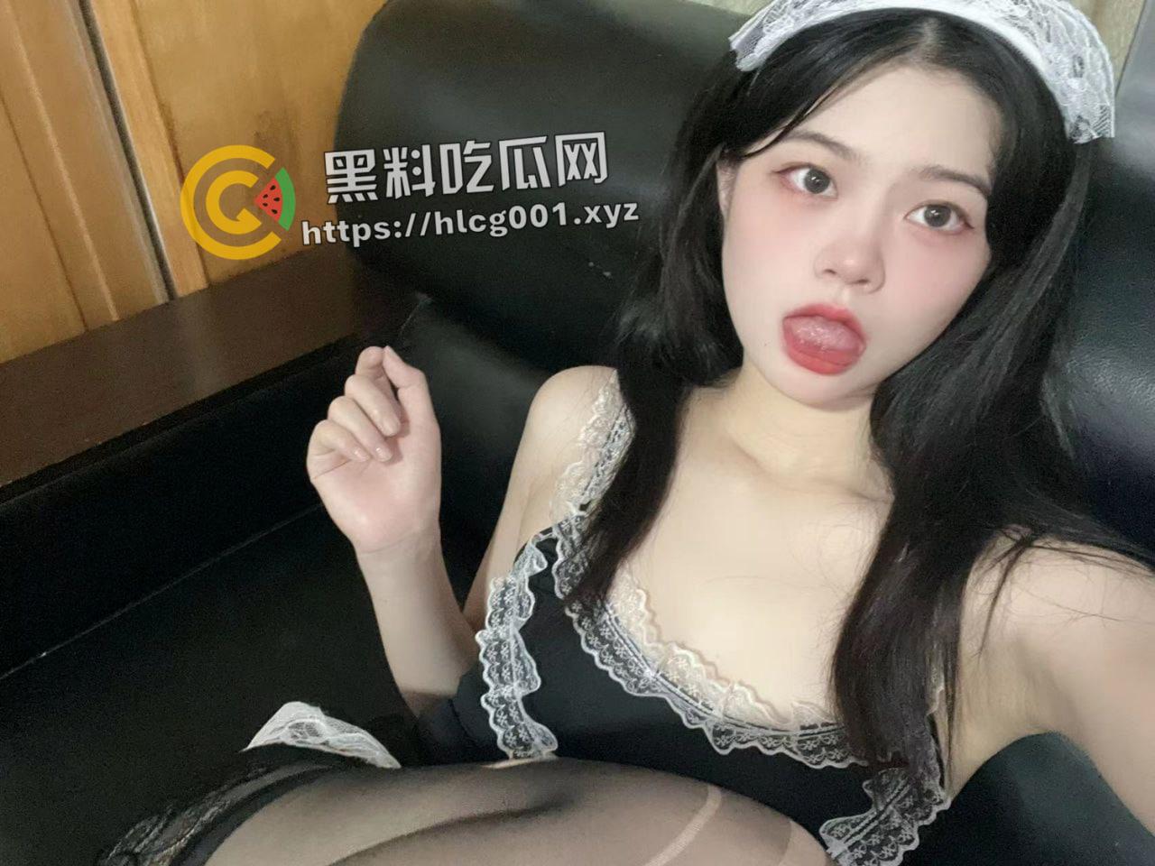 山东商务职业学院反差母狗【吴彩媚】02年幼师 背着男朋友找主人做母狗 露出 炮机 举牌认证 实名曝光-21