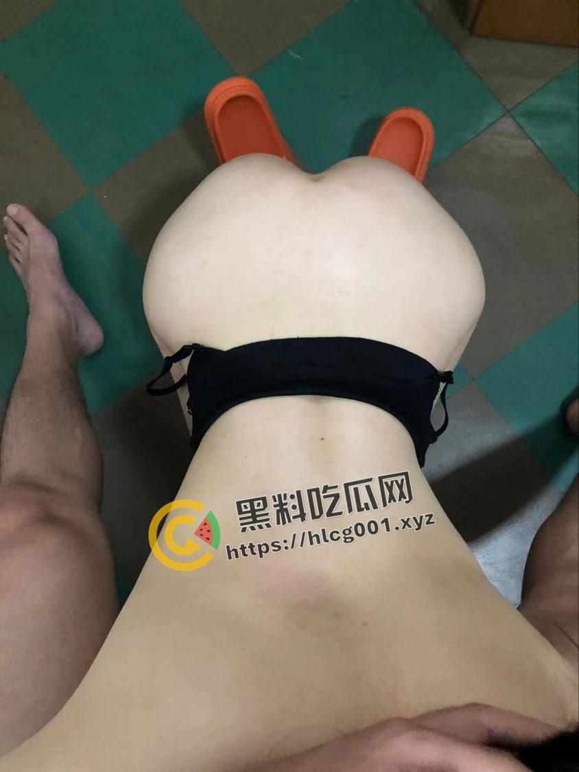 山东商务职业学院反差母狗【吴彩媚】02年幼师 背着男朋友找主人做母狗 露出 炮机 举牌认证 实名曝光-46