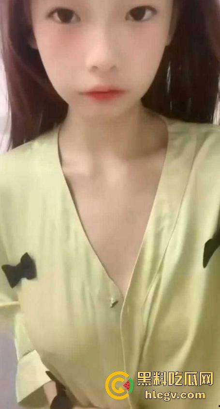 抖音精神小妹【卷卷】被爆不雅视频!原名【猫猫很乖】,身上伤痕累累,花样玩得绝对不少!-2