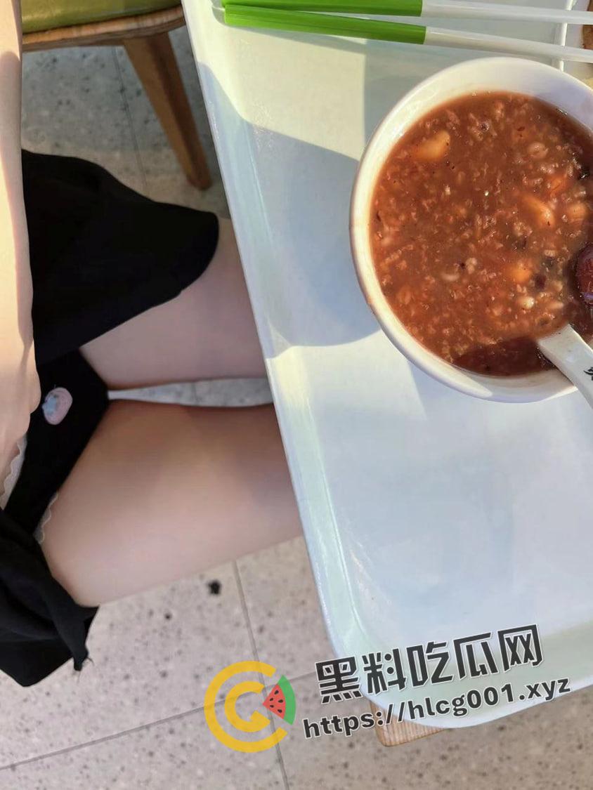 山东商务职业学院反差母狗【吴彩媚】02年幼师 背着男朋友找主人做母狗 露出 炮机 举牌认证 实名曝光-87