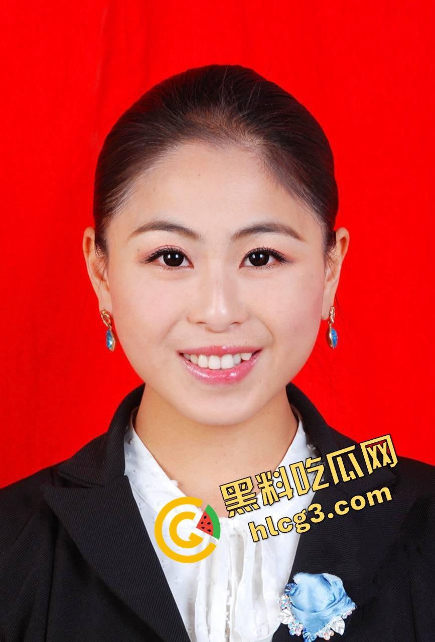 【惊天内幕】四川85后美女副县长秦玲玲被查,秘密与企业老板啪啪啪视频流出,升迁背后的腐败丑闻曝光!-6