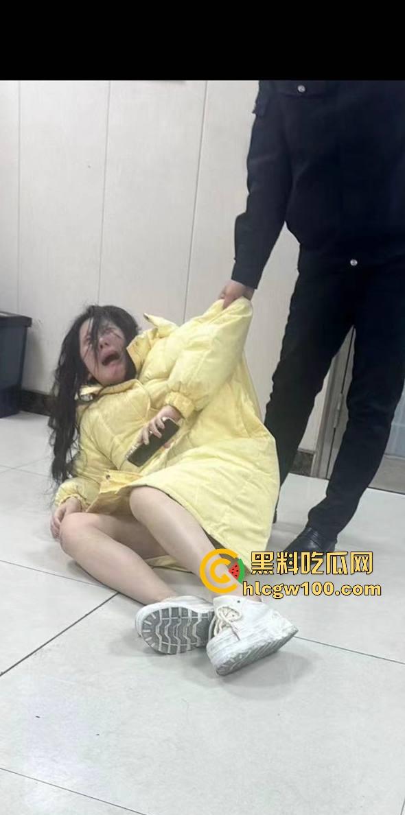 紧急避雷,杭州神经女【in11】吸毒耍酒疯敲诈报警讹诈客户上万,精神病式表演堪比灾难大片!-5