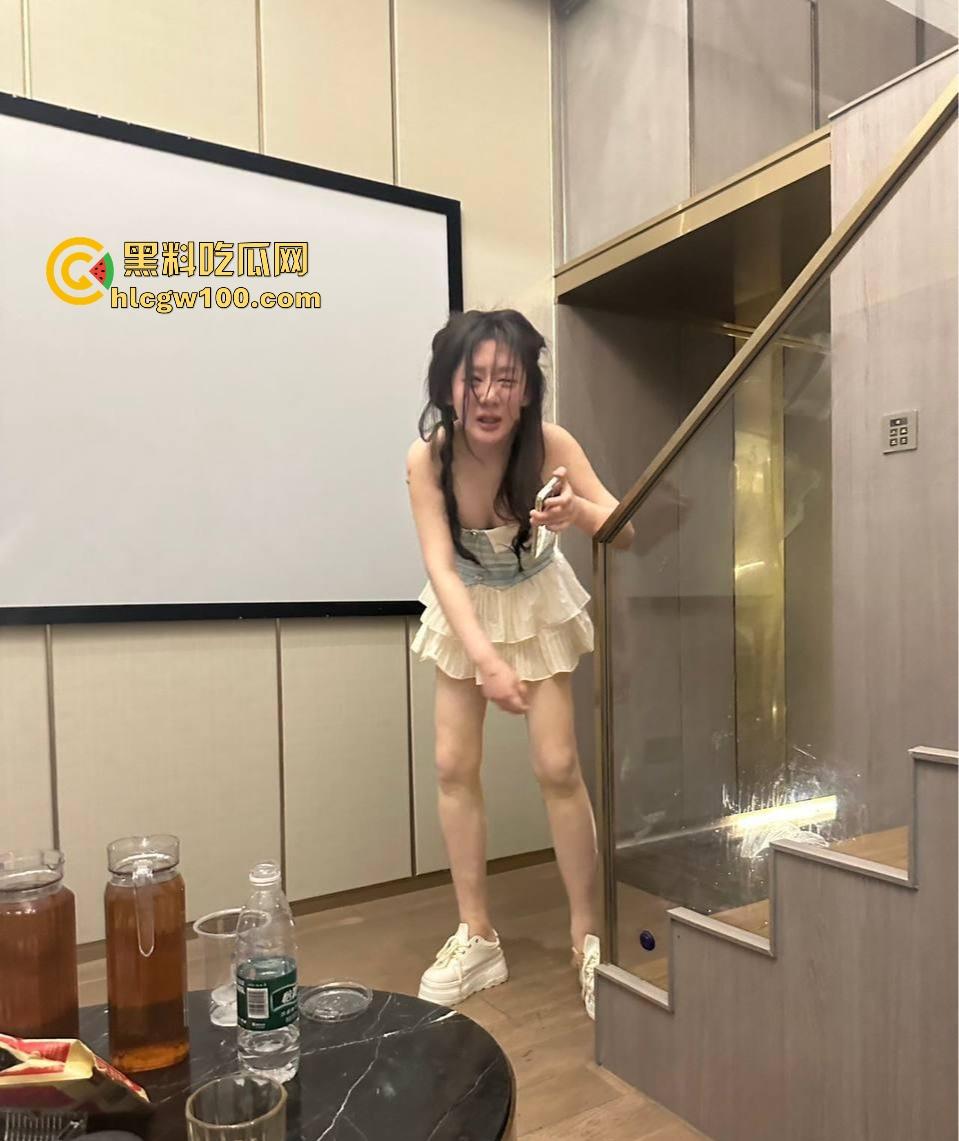 紧急避雷,杭州神经女【in11】吸毒耍酒疯敲诈报警讹诈客户上万,精神病式表演堪比灾难大片!-6