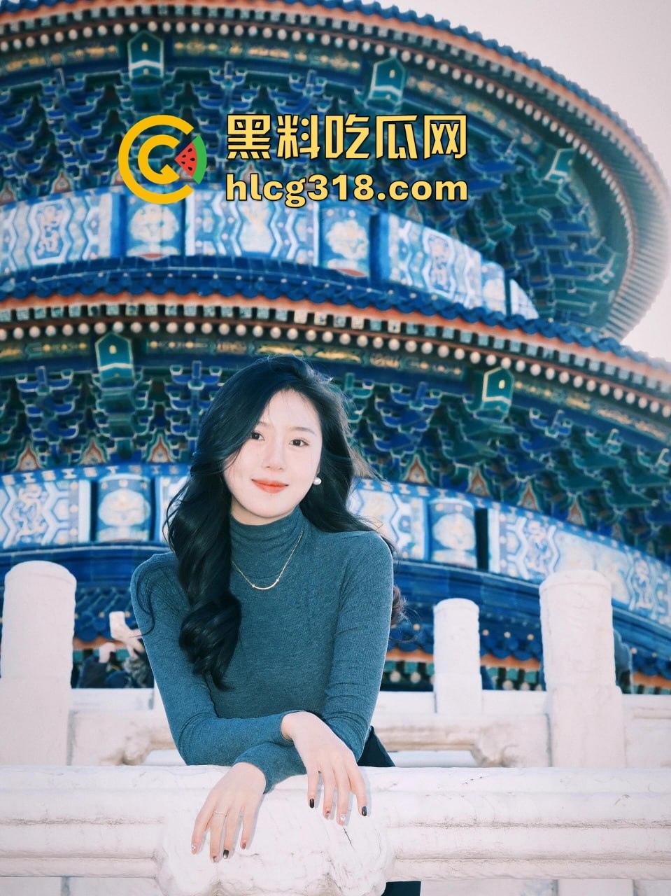 海角社区 在小孩旁边大胆猛插邻居黑丝少妇 怕把儿子吵醒不敢大叫 还把玩小儿子的小鸡鸡 骚的一批!-2