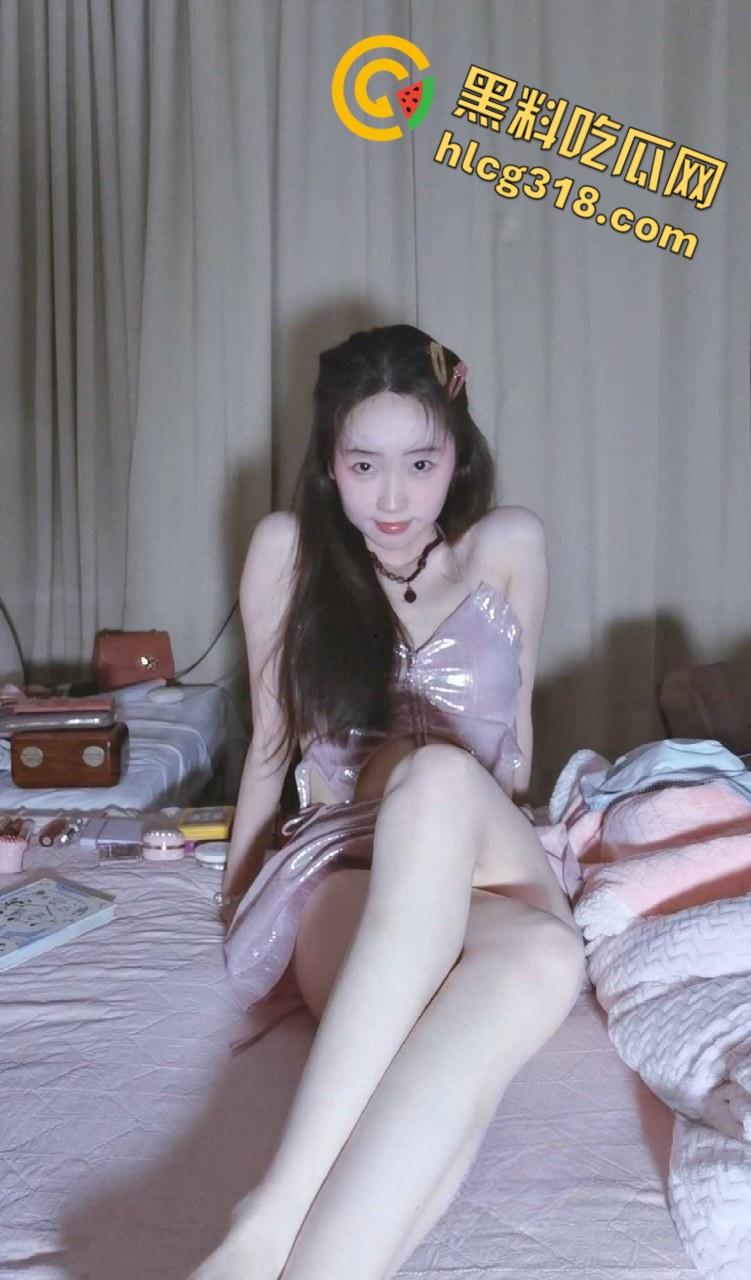 ASMR诱惑系列【YiDan的窝窝】,粉粉的玉足诱人心,发出的声音也很好听,心中的完美女神 !-7