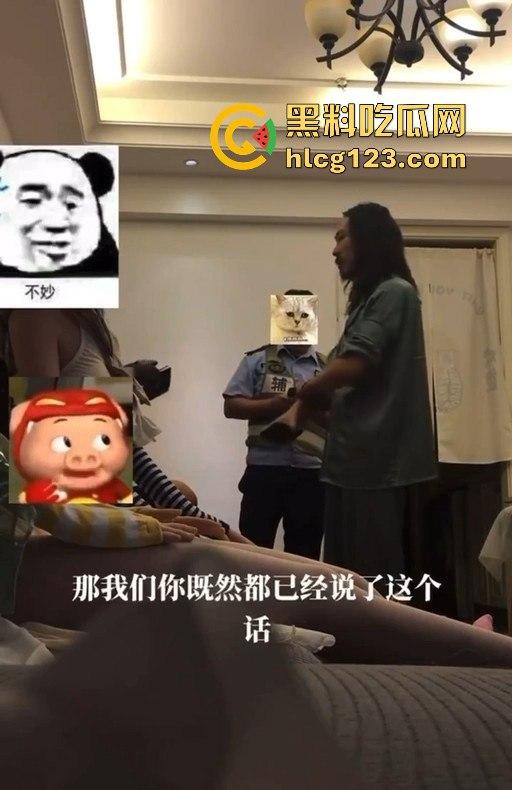 男子体验仿真人娃娃，直接泰迪附体！疯狂抽插把娃娃干穿了，店主要求赔偿不成还报警！-1
