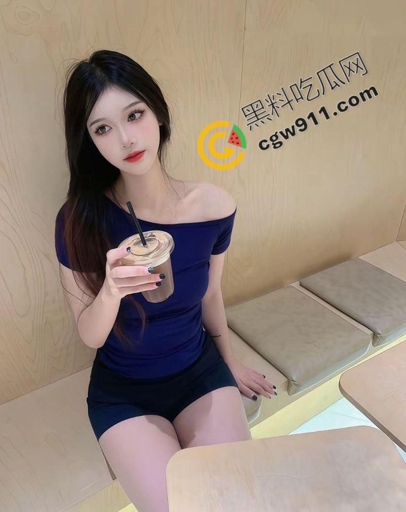 广西极品淫妻刘娜与炮友3p视频和聊天记录曝光!床上狂野激战,叫声震天,撩骚聊天记录让人脸红耳赤-13