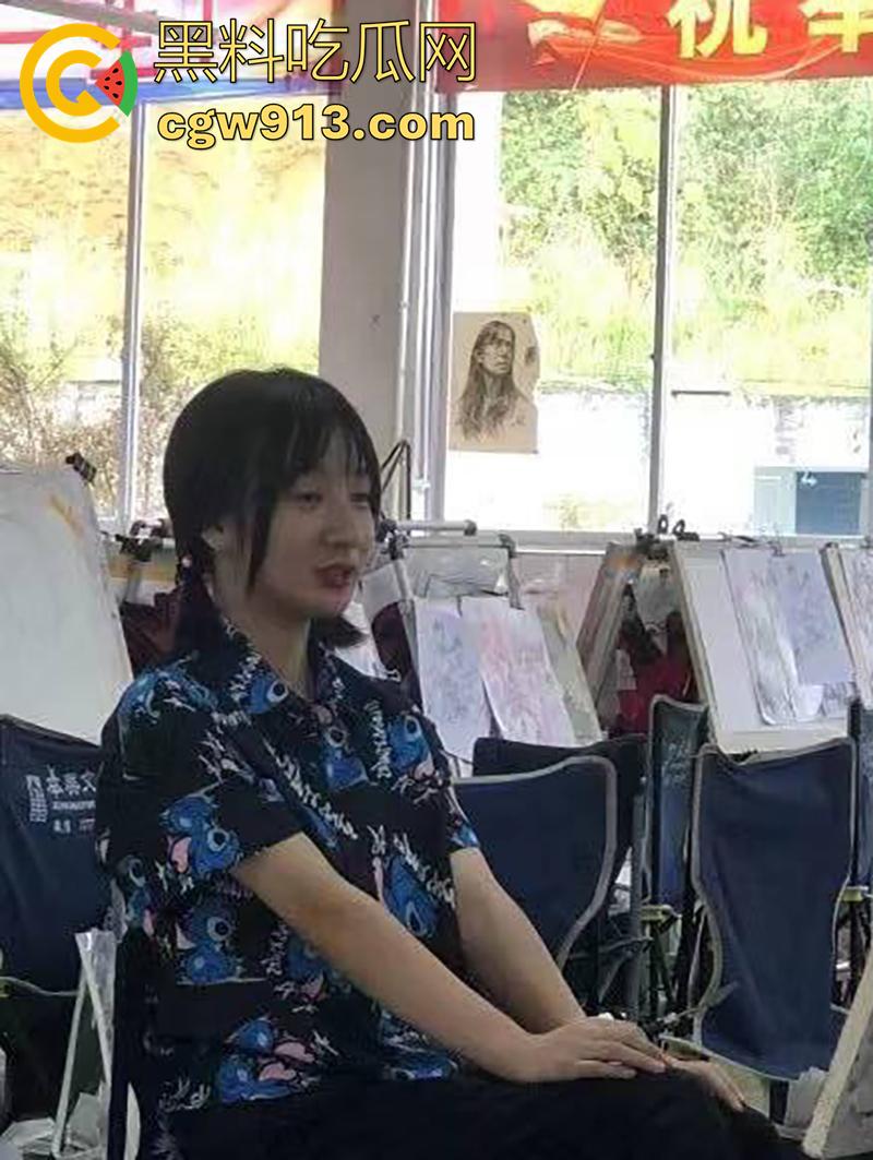 南阳师范学院乱伦母狗【王文曦】,超喜欢自慰的白虎嫩妹,各种自拍勾引网友,自慰竟然还是爸爸教的!-7