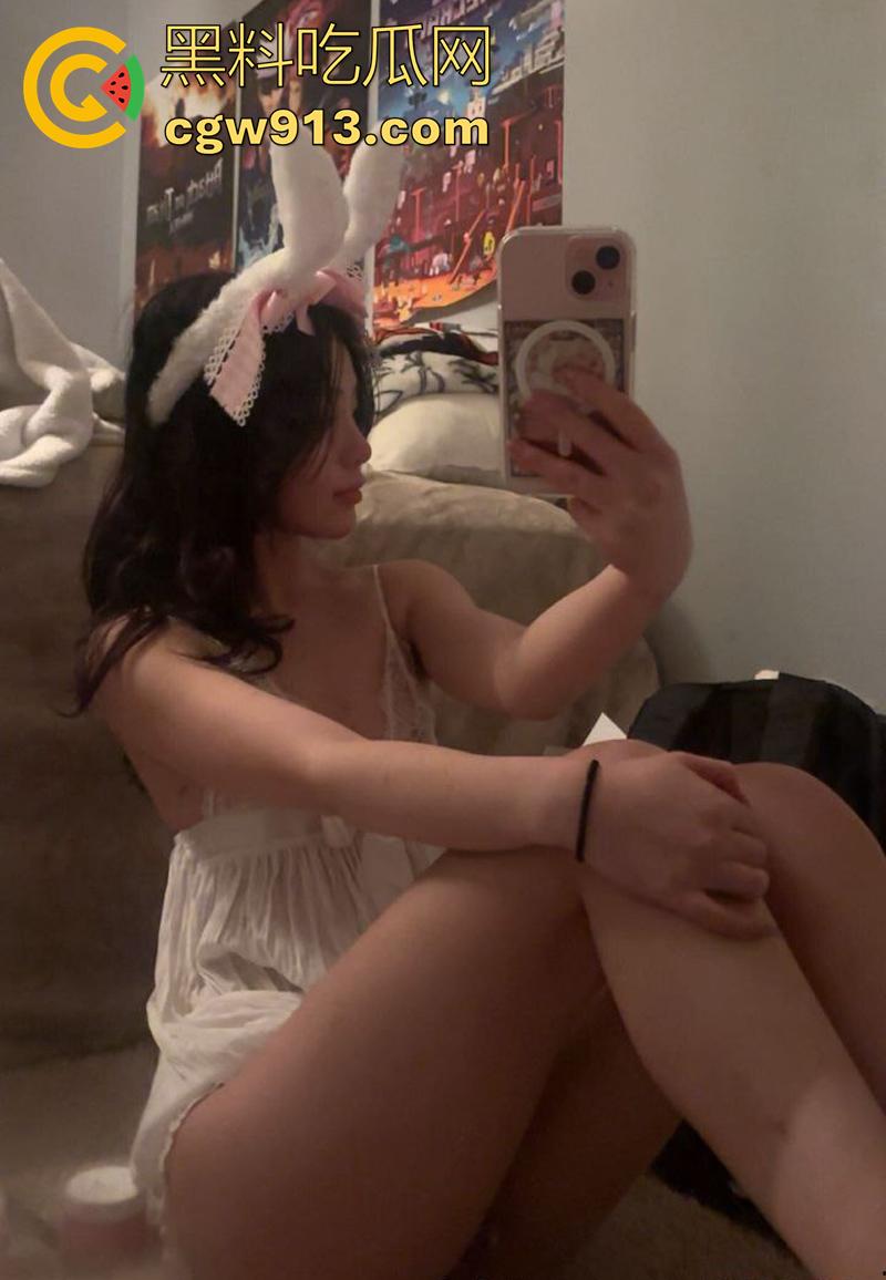 南阳师范学院乱伦母狗【王文曦】,超喜欢自慰的白虎嫩妹,各种自拍勾引网友,自慰竟然还是爸爸教的!-10