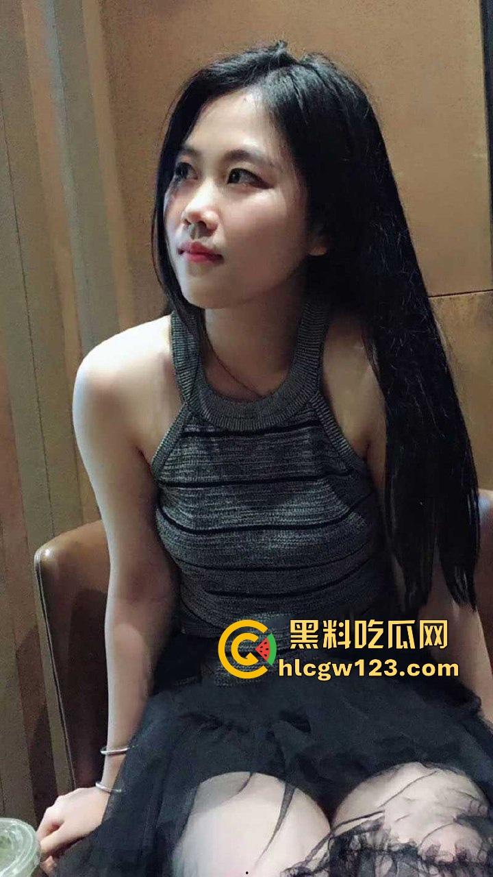 00后极品反差婊性爱视频曝光 清纯外表下是条淫荡母狗 渣男前任分手后泄密大尺度露脸视频!-2