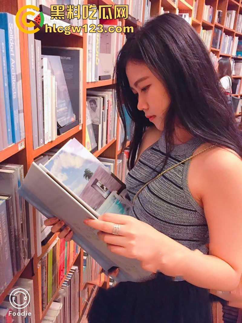 00后极品反差婊性爱视频曝光 清纯外表下是条淫荡母狗 渣男前任分手后泄密大尺度露脸视频!-3