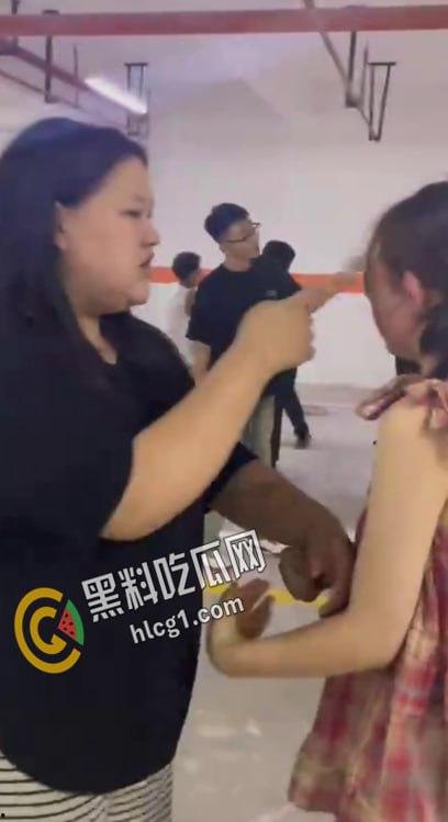 陕西省榆林市靖边县14岁女孩在小区地下车库被多人轮番霸凌羞辱不断扇耳光,我勒个恶魔波刚啊-4