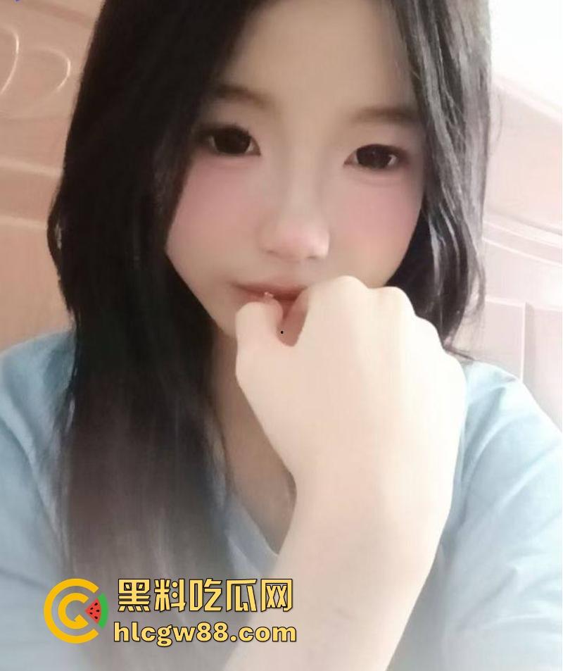 长沙工商职业学院极品学妹【陈梦怡】清纯面孔下的真面目曝光 在镜前嫩穴被干成淫靡水帘洞-1