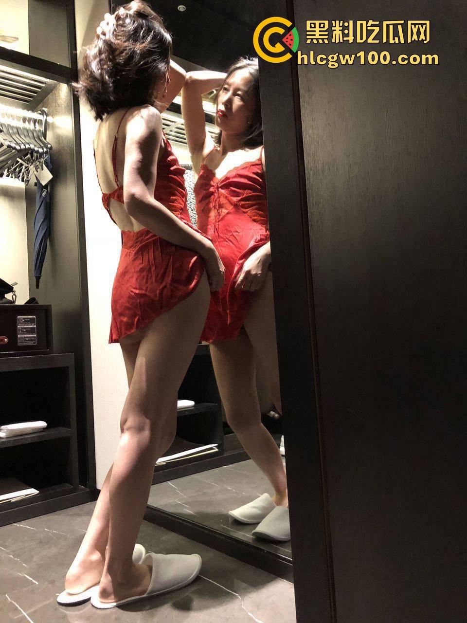 保养极好的60岁深圳离异富婆【戴怡媚】跟小男友的性爱视频流出,控制欲极强喜欢调教。-6