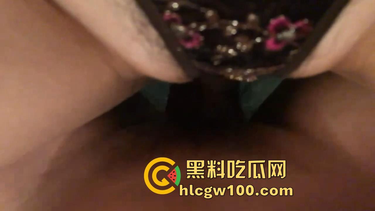 保养极好的60岁深圳离异富婆【戴怡媚】跟小男友的性爱视频流出,控制欲极强喜欢调教。-11